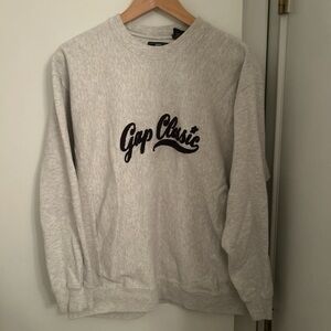GAP Classic Gray Crewneck sweater